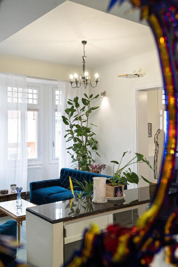 Spacious & Artistic Retro 2Bd Apt With Sauna Athen Eksteriør billede
