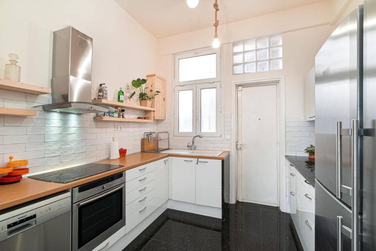 Spacious & Artistic Retro 2Bd Apt With Sauna Athen Eksteriør billede